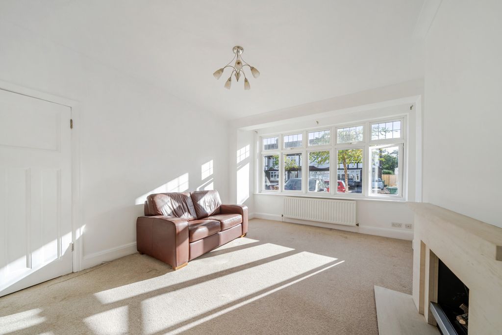 Property photo 2 of 16 1530826-11-6Ad9E0...
