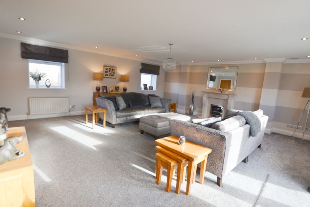 Property photo 3 of 47