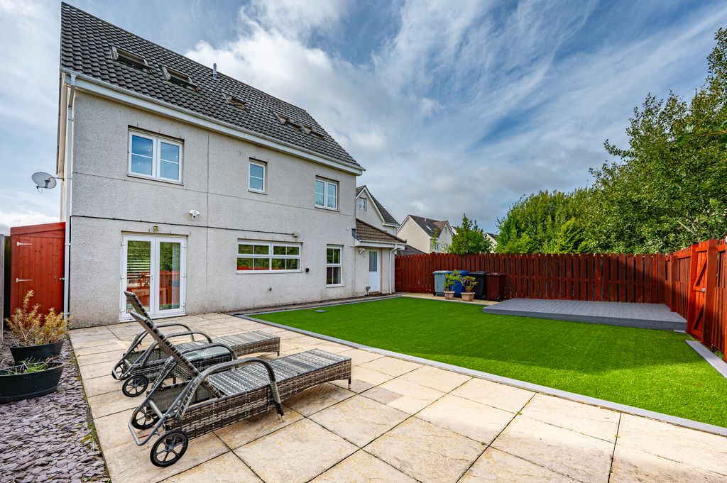 Property photo 2 of 58