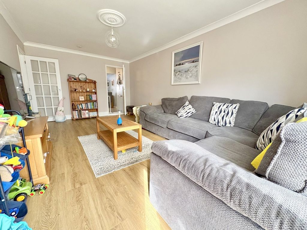 Property photo 3 of 24