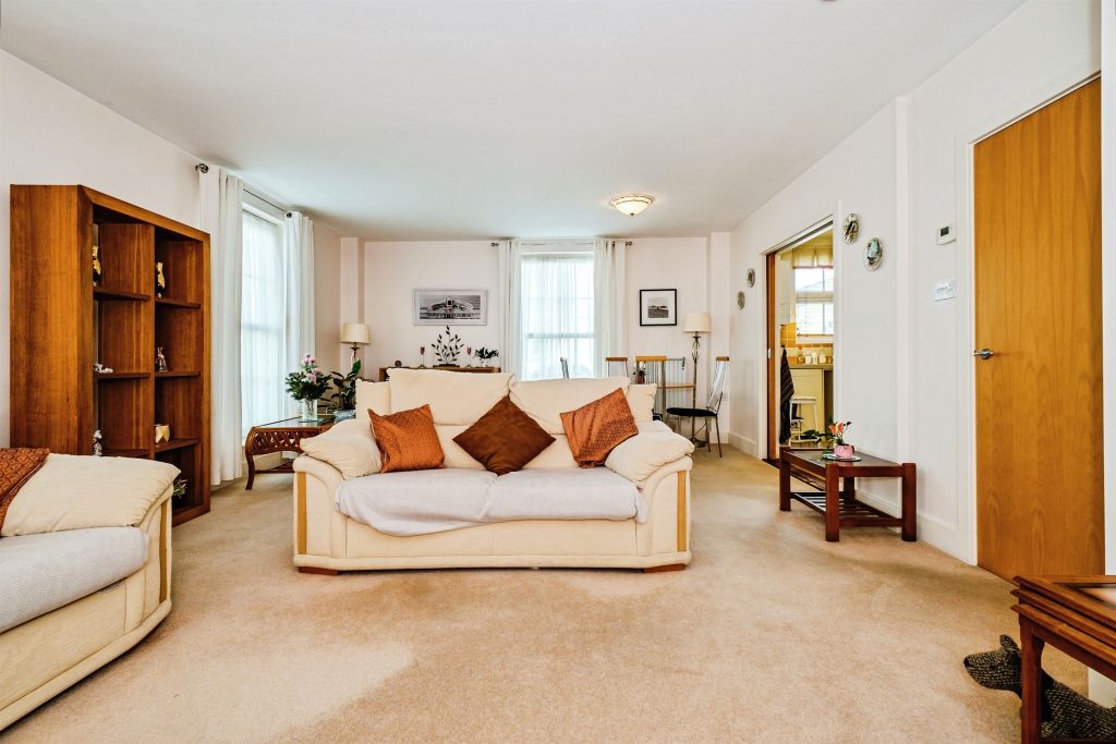 Property photo 3 of 19