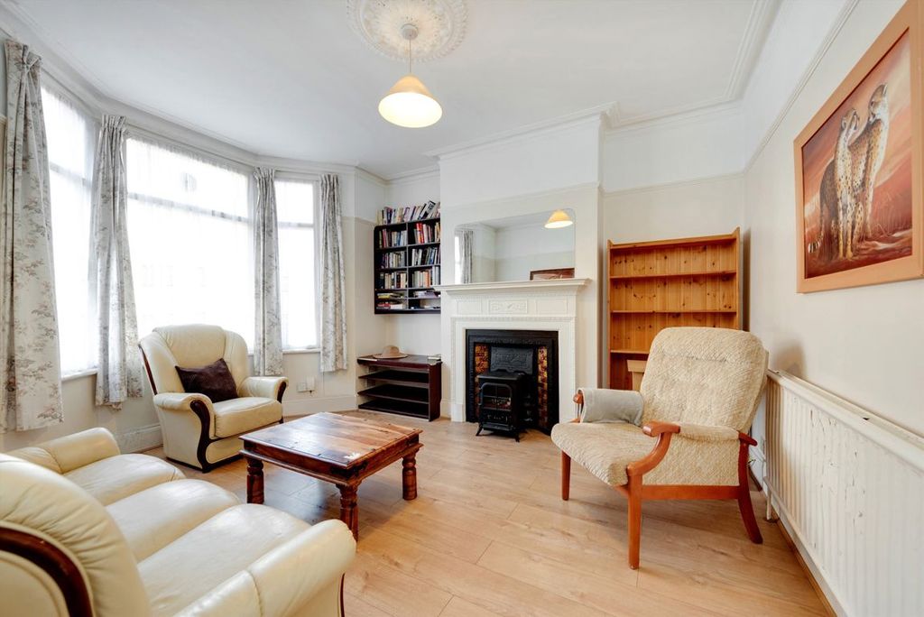 Property photo 2 of 7