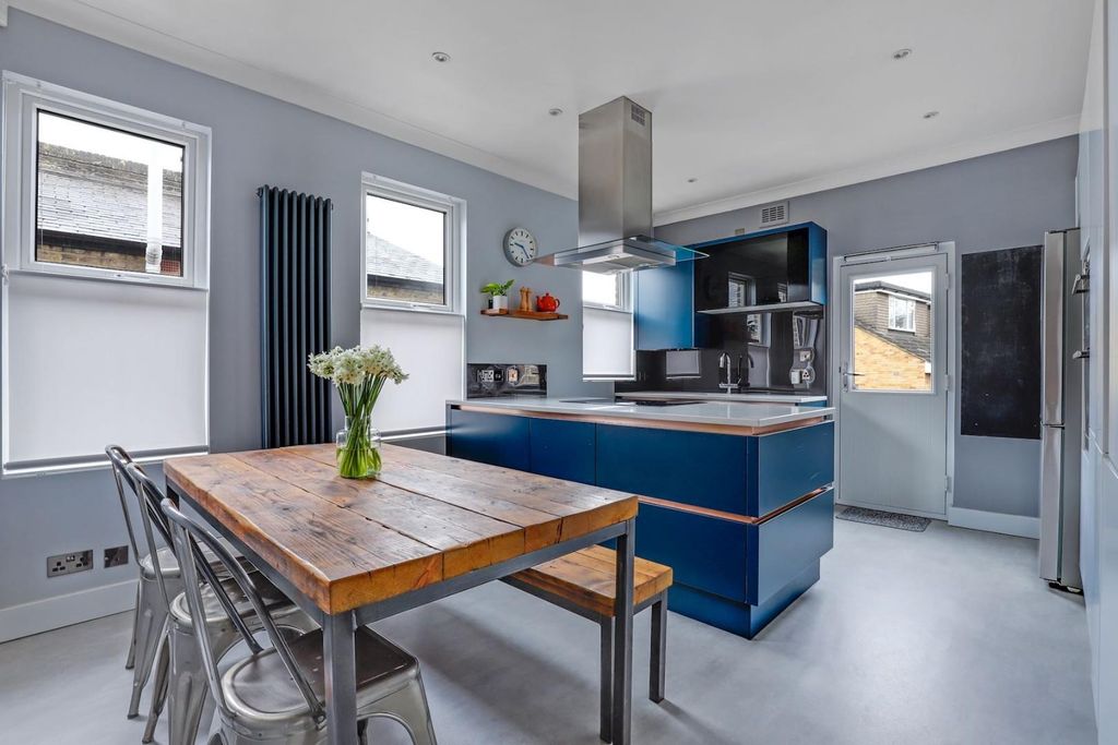 Property photo 1 of 14 04-0B8Fjhpropworld - 144 Perry Road - 10-Medium.Jp