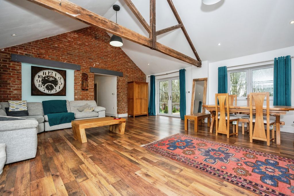Property photo 3 of 15