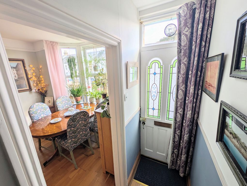 Property photo 2 of 40