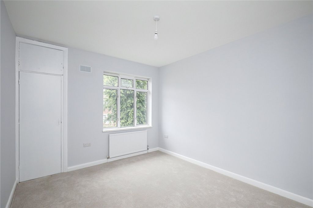 Property photo 3 of 10 Picture No. 02