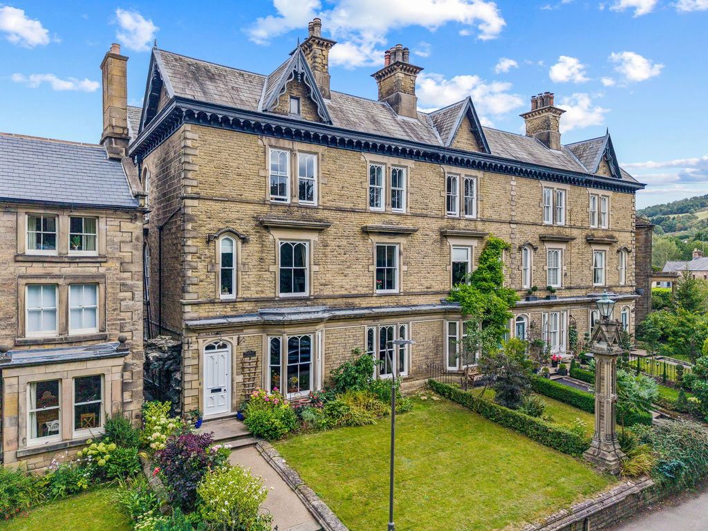 Property photo 1 of 62
