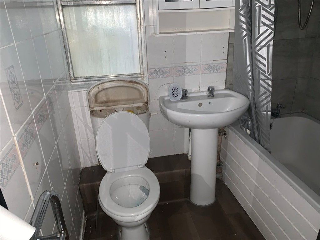 Property photo 3 of 6