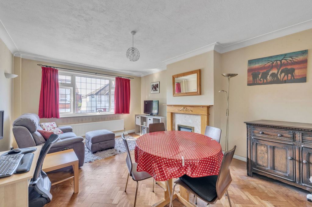 Property photo 2 of 13