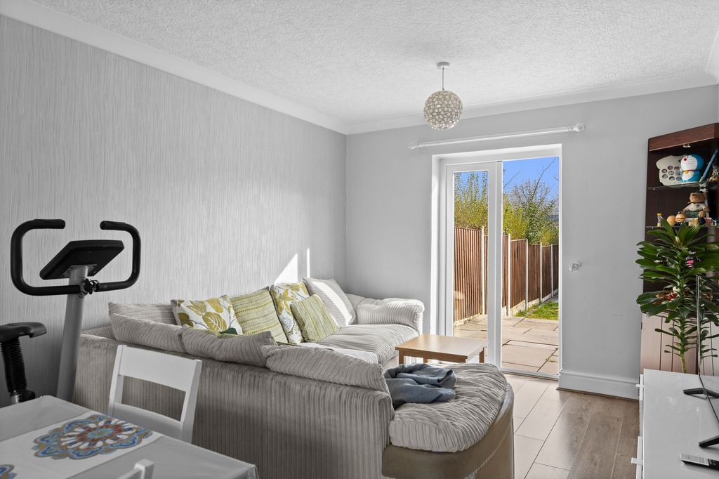 Property photo 3 of 17