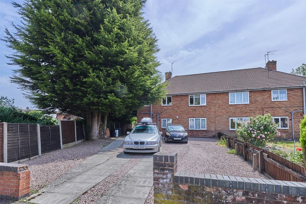 Property photo 1 of 11 Hinckley Road_10.Jpg