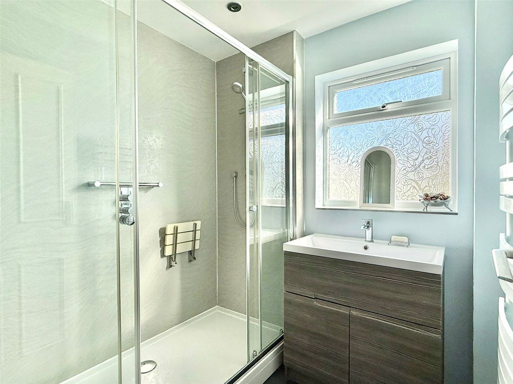 Additional image 12 of 2 bed flat for saleManderley, Sea Road, Milford On Sea, Lymington SO41