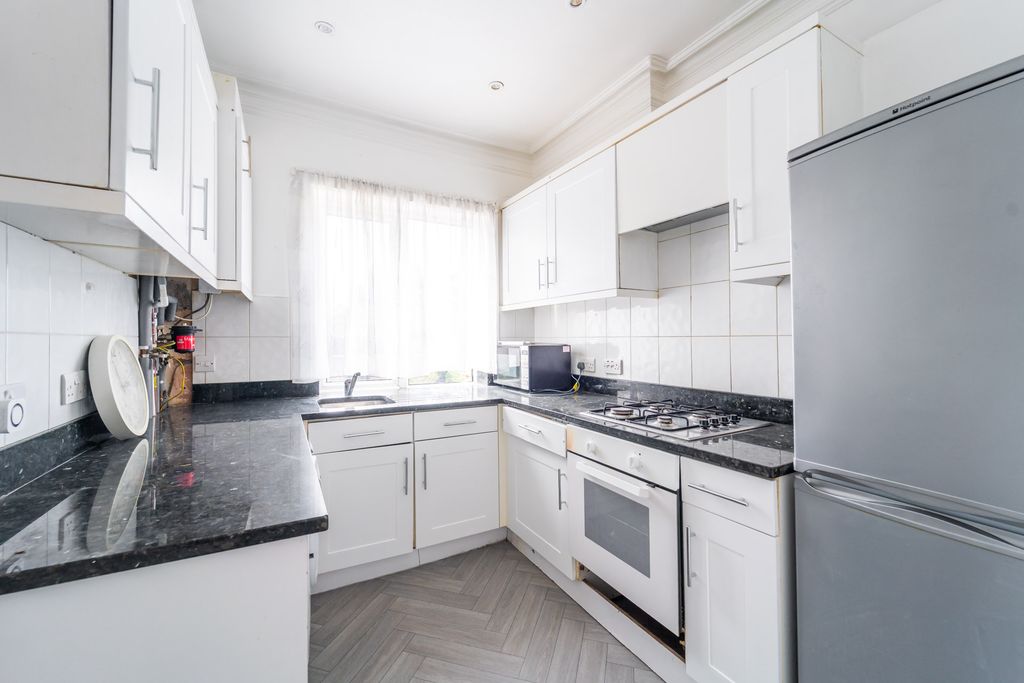 Property photo 3 of 12 Mba06862