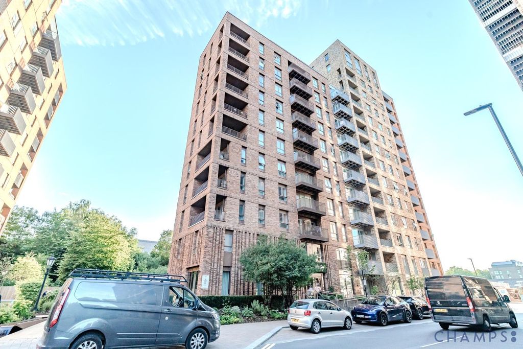 Property photo 1 of 20 2 Bed Flat To Rent Mary Neuner Road, London N8