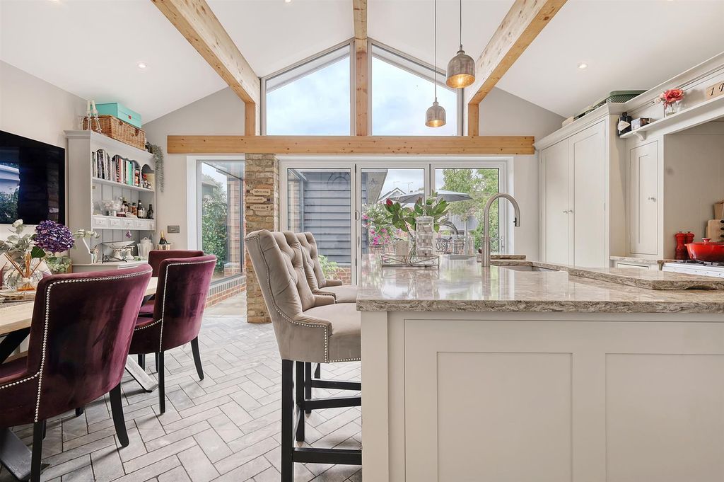Property photo 3 of 21 15.Jpg