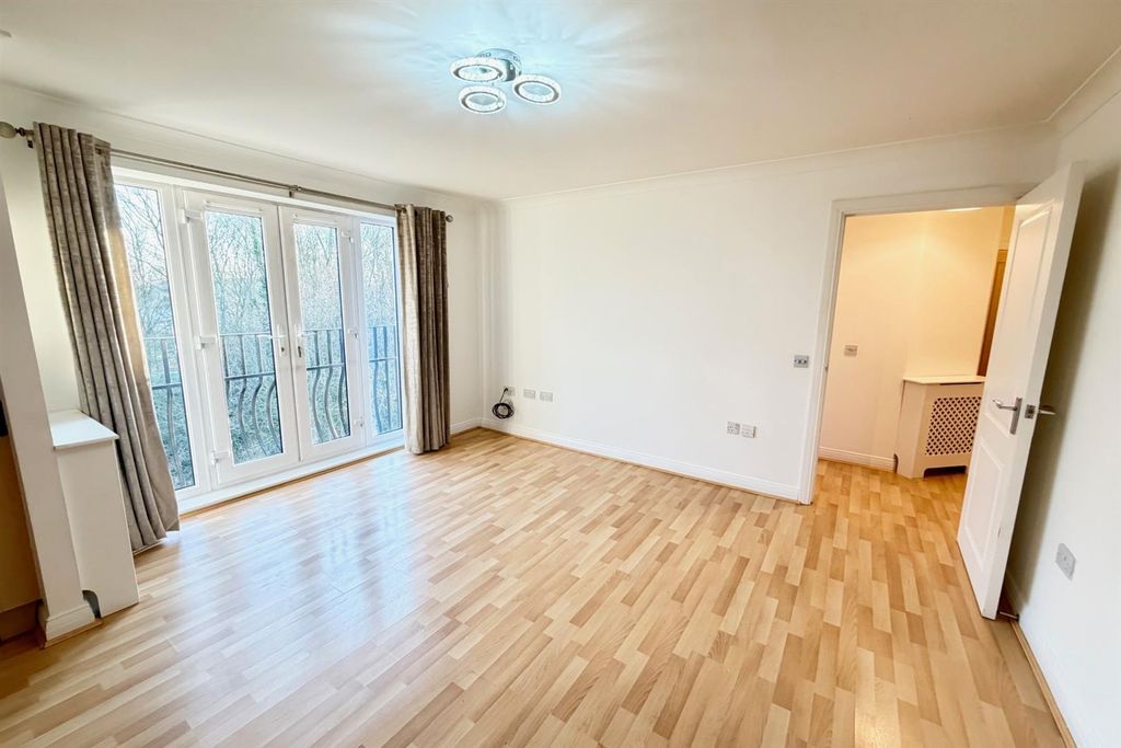 Property photo 2 of 8 Lounge..Jpeg