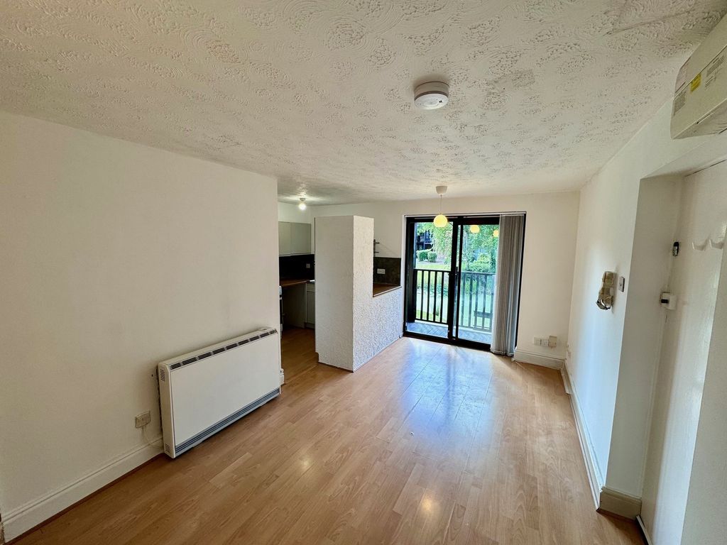 Property photo 3 of 7