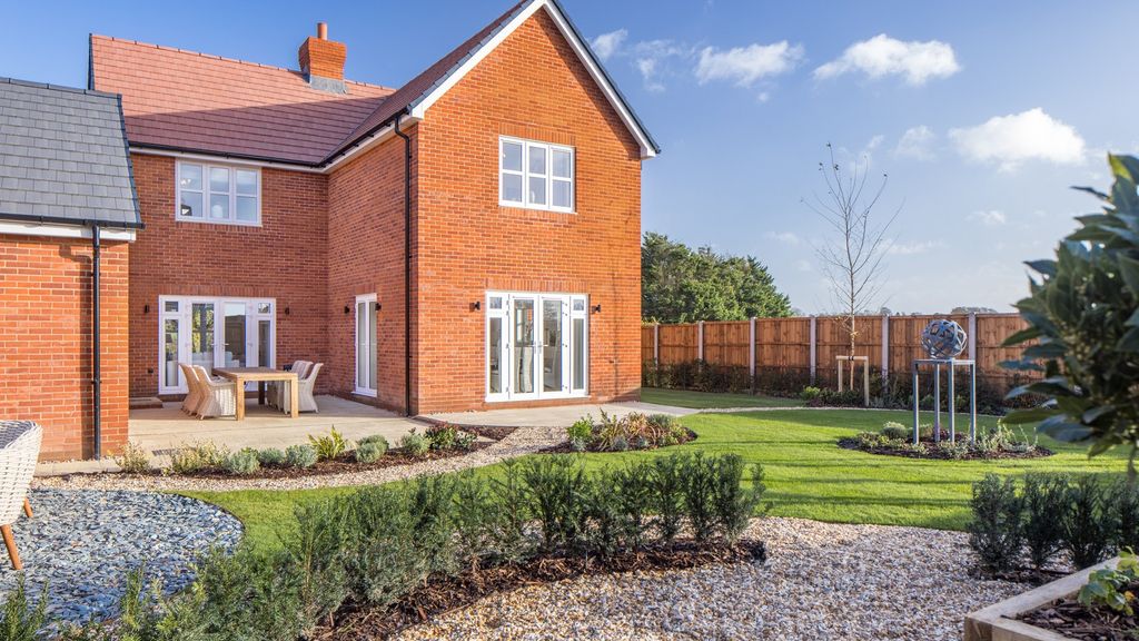 Property photo 3 of 10 Langmead Place