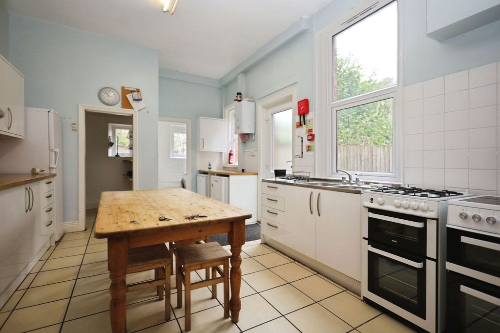 Property photo 3 of 10 Photo 1
