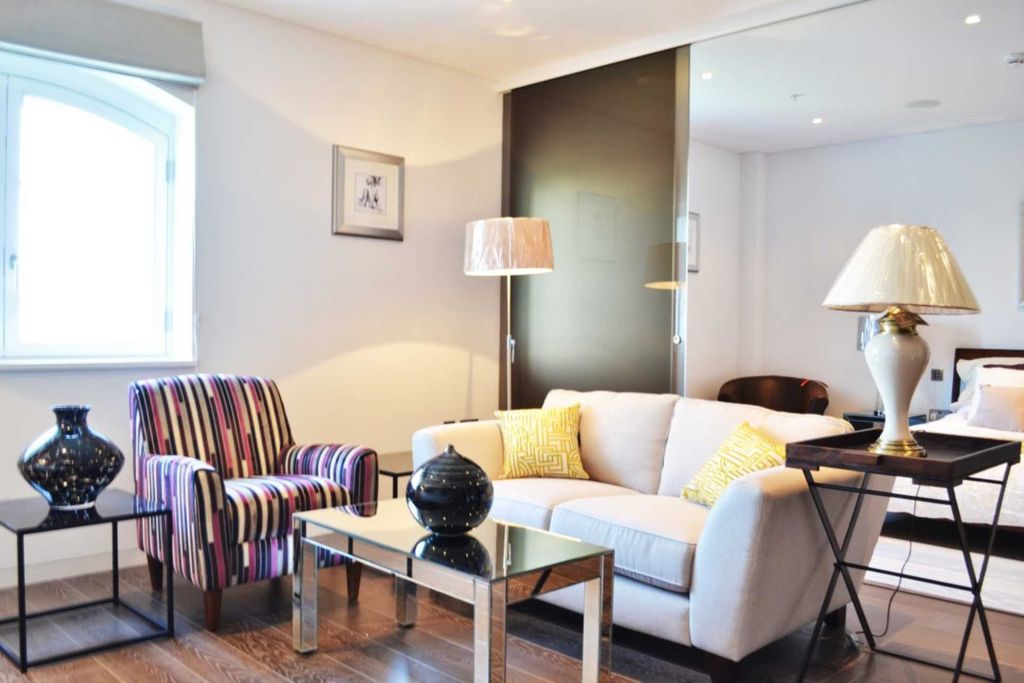 Property photo 2 of 32