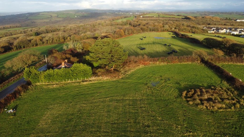 Property photo 3 of 11