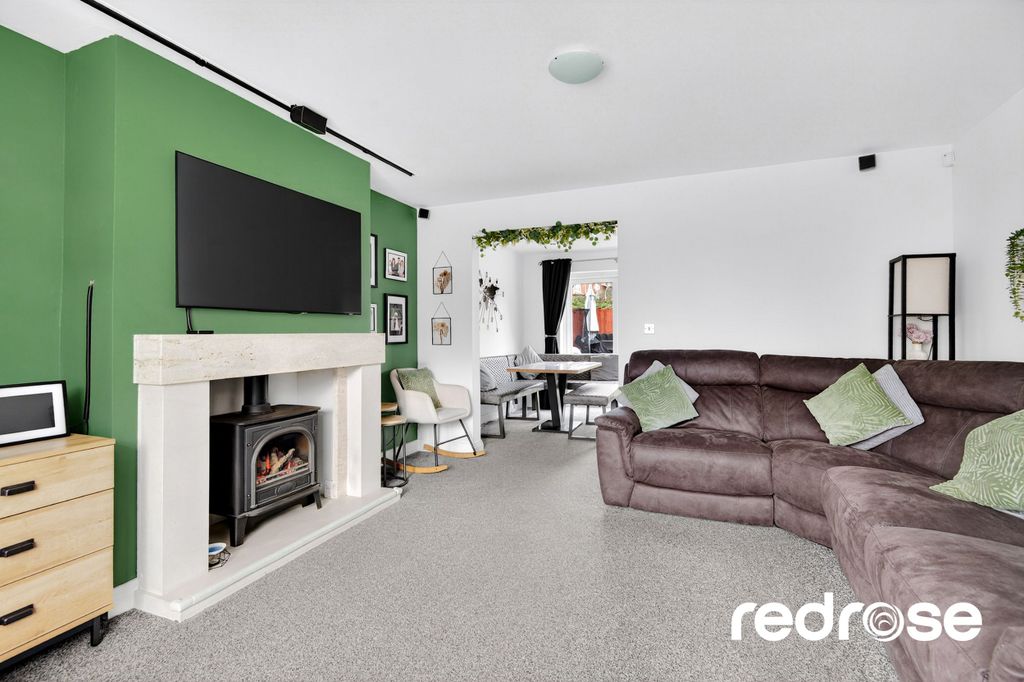 Property photo 2 of 29 Web_5 Roby Ave - Photos-14