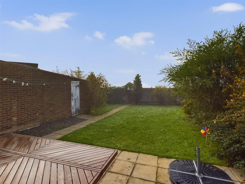 Property photo 3 of 12