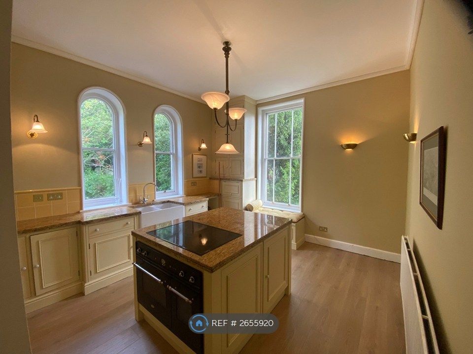 Property photo 2 of 17 Kitchen