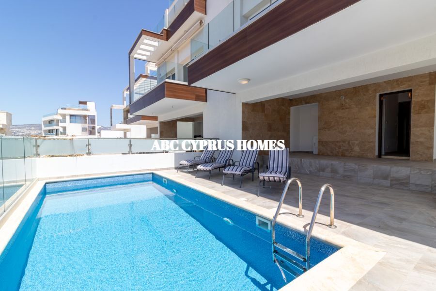 Property photo 1 of 30