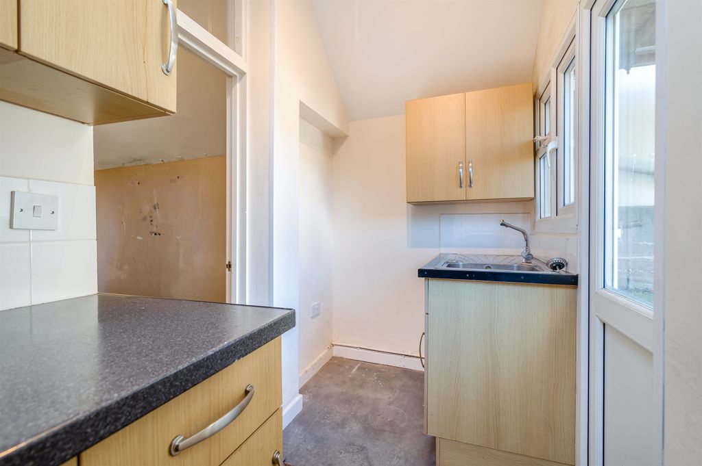 Property photo 2 of 22