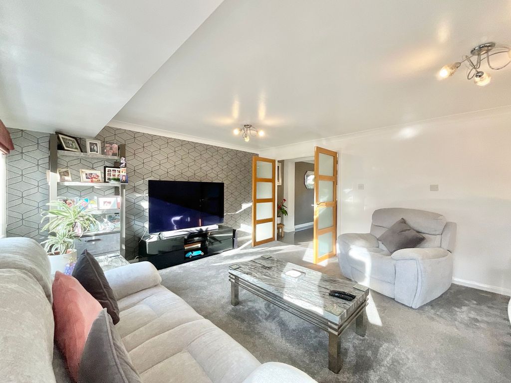 Property photo 3 of 33