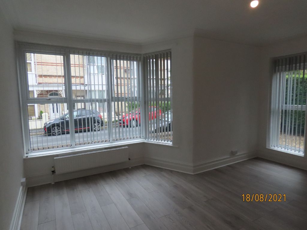 Property photo 2 of 27