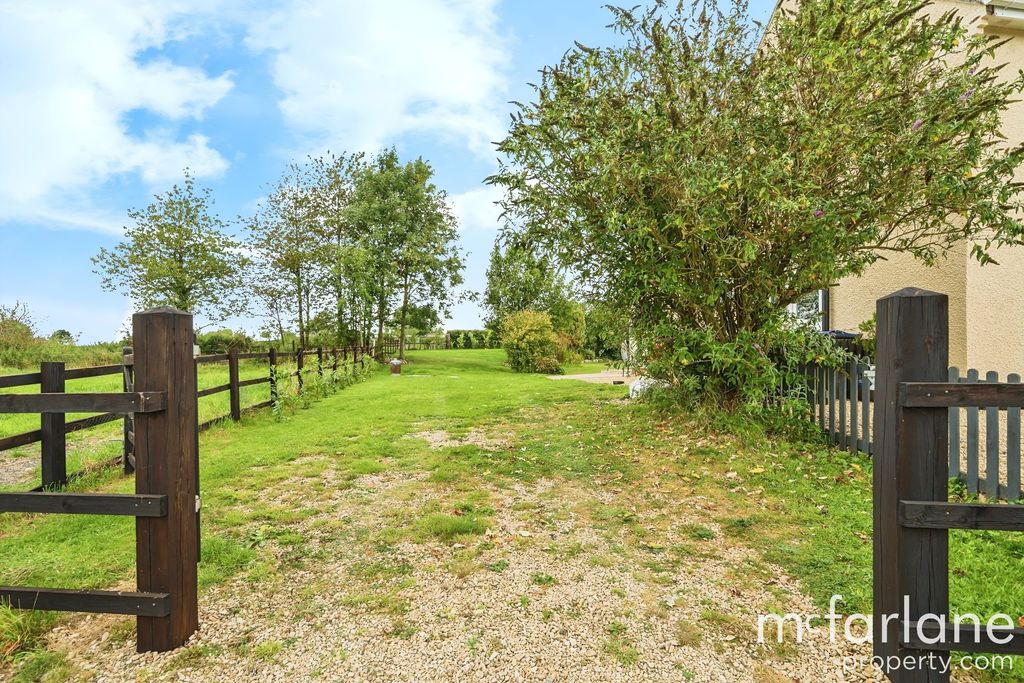 Property photo 3 of 34