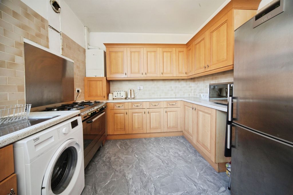 Property photo 3 of 14