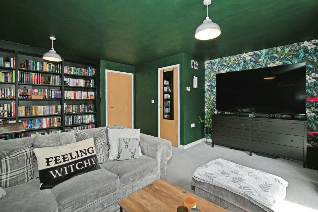 Property photo 2 of 10 Pbox-Img.Jpg