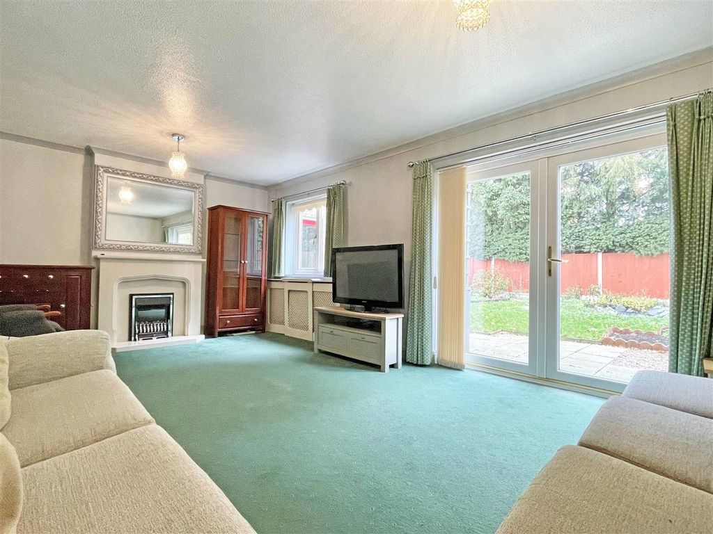 Property photo 2 of 26 LIV5.Jpg