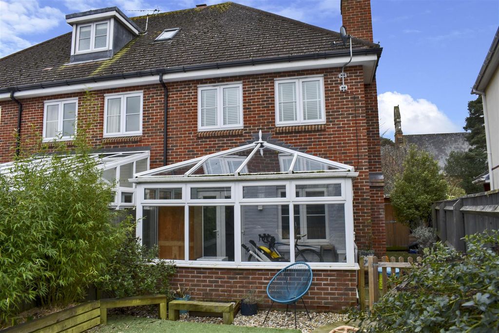 Property photo 2 of 9 O2.Jpg