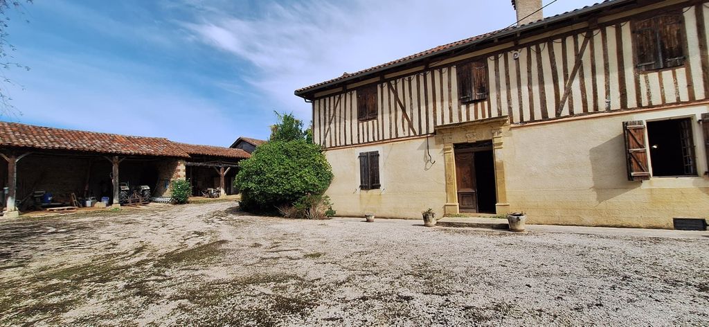 Property photo 2 of 35