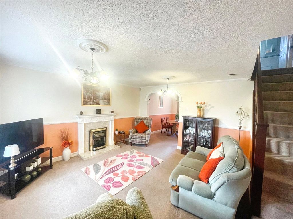 Property photo 2 of 10 Lounge