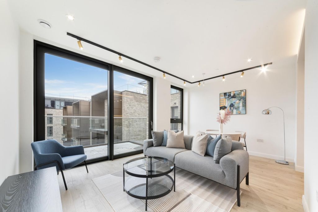 Property photo 1 of 20