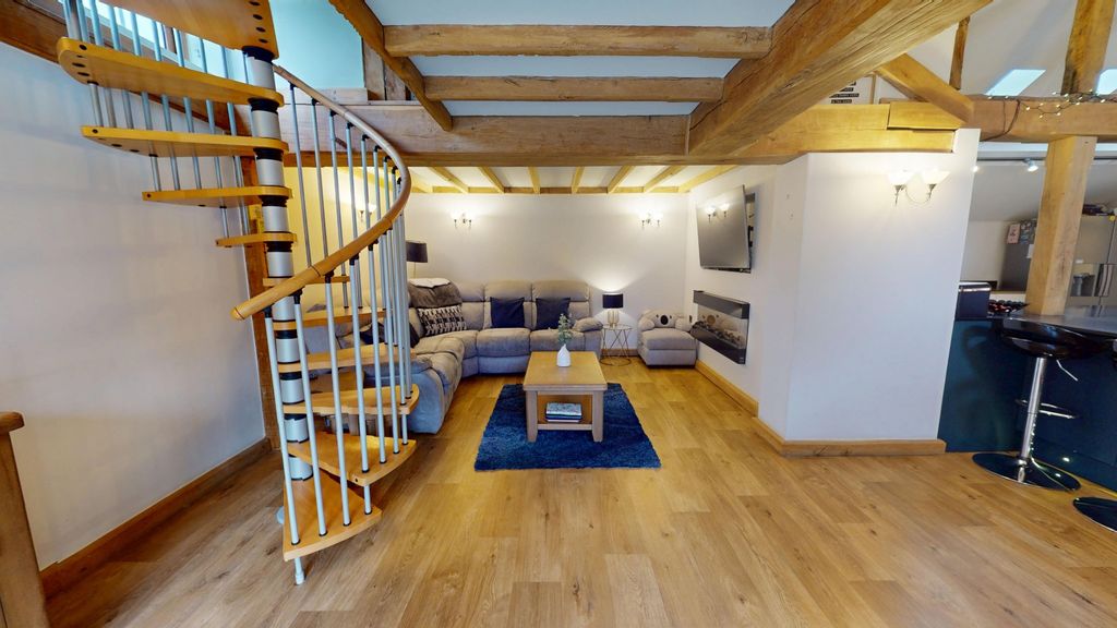 Property photo 3 of 34 3973767