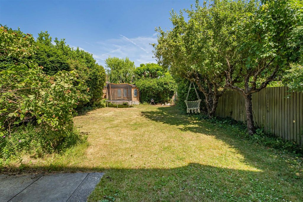 Property photo 3 of 37