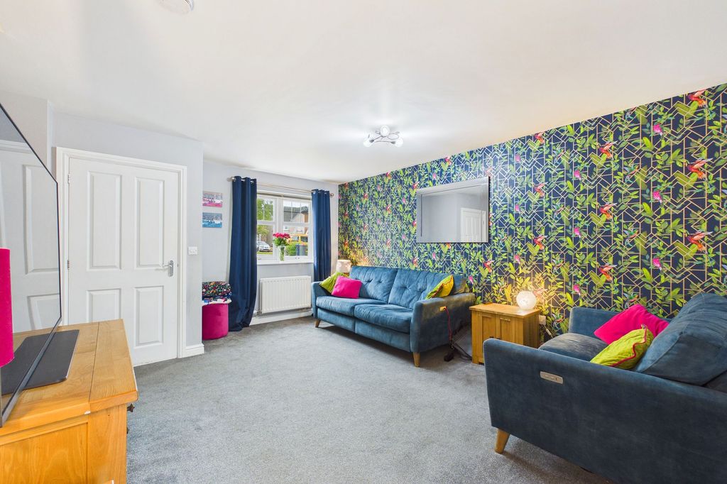 Property photo 3 of 22