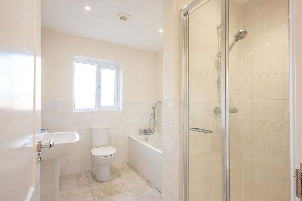 Property photo 3 of 36