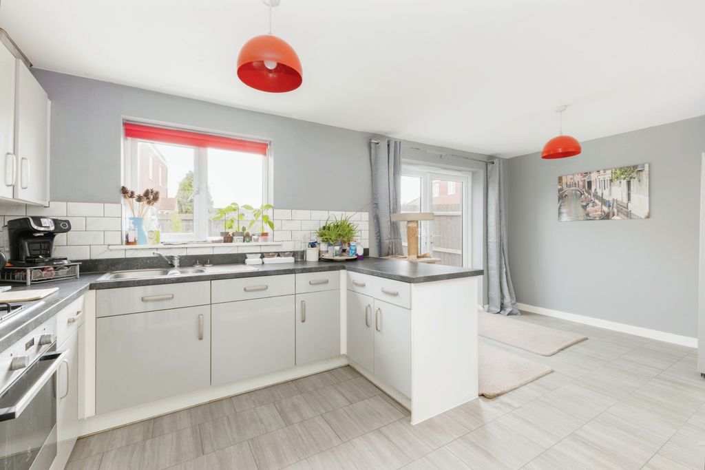 Property photo 3 of 17 Photography