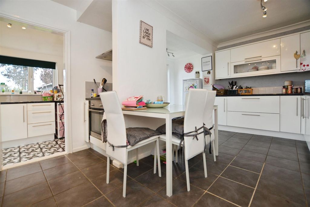 Property photo 2 of 21 Kitchen Diner