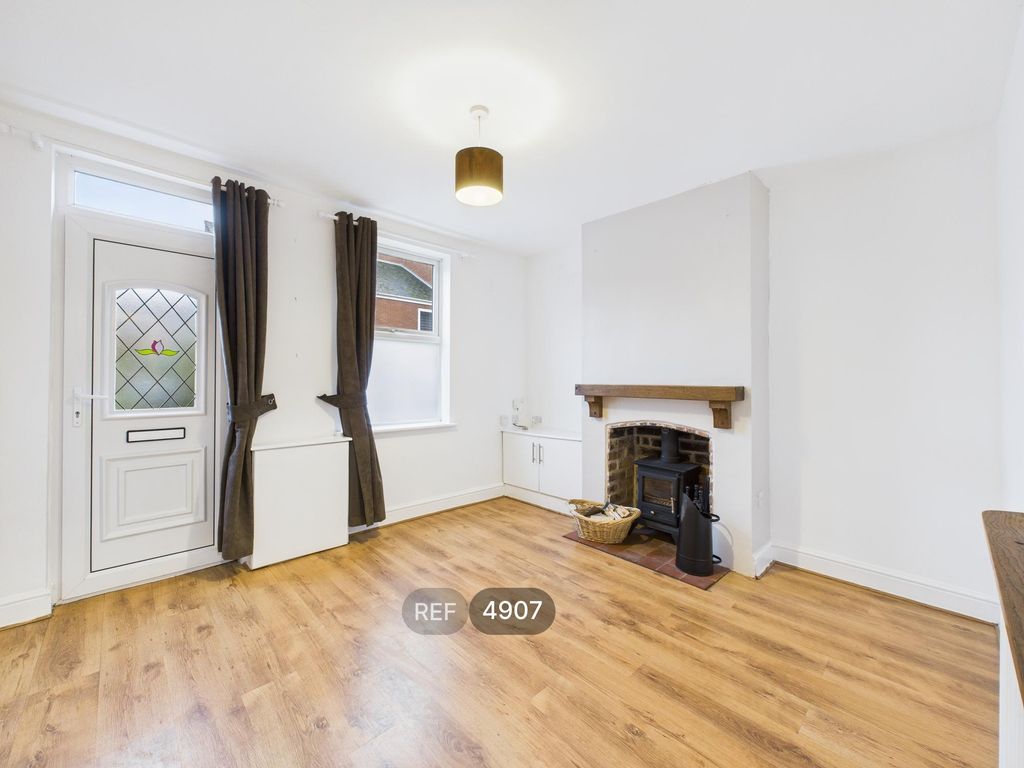 Property photo 2 of 21 Living Room