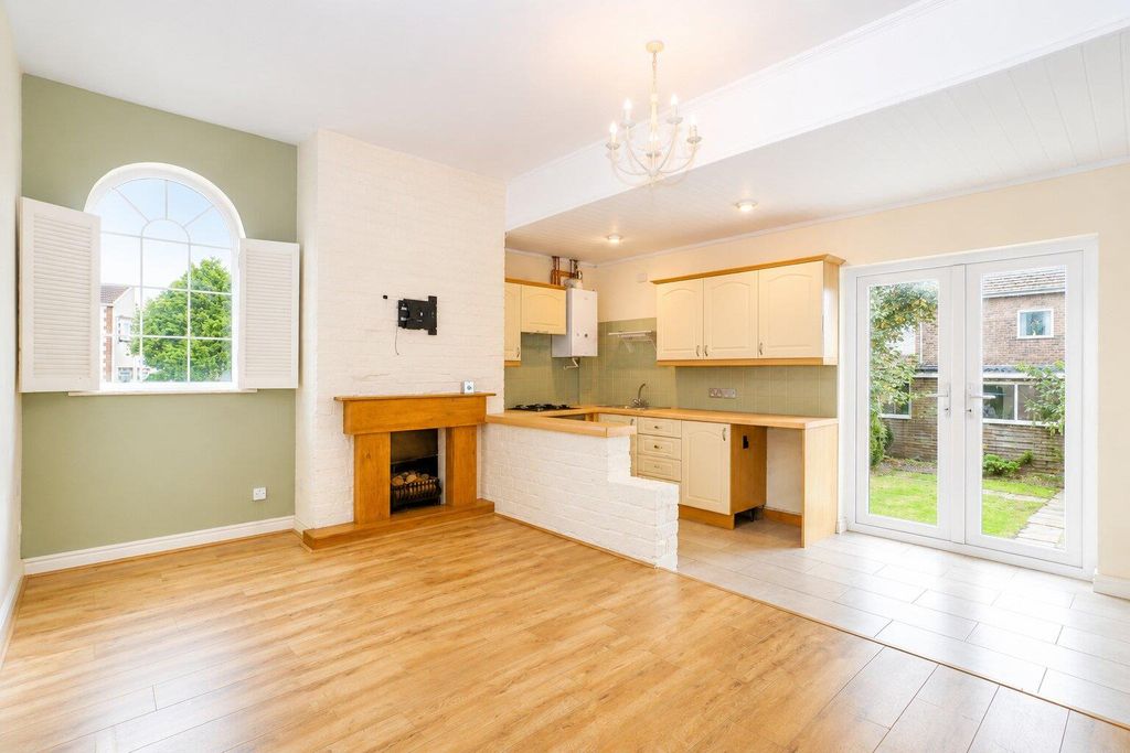 Property photo 2 of 9