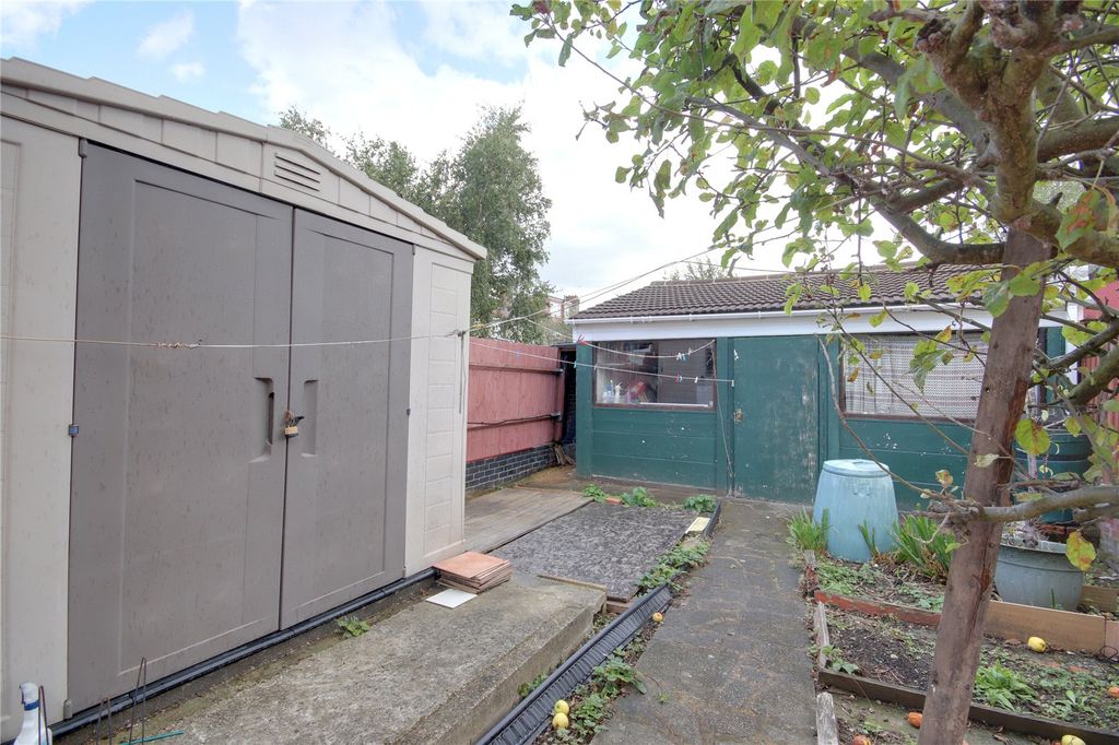 Property photo 2 of 28 Picture No. 60