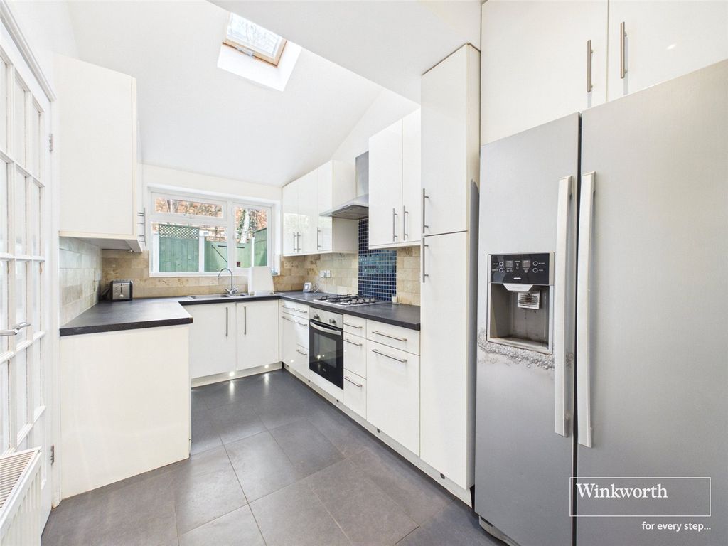 Property photo 2 of 27 Picture No. 14